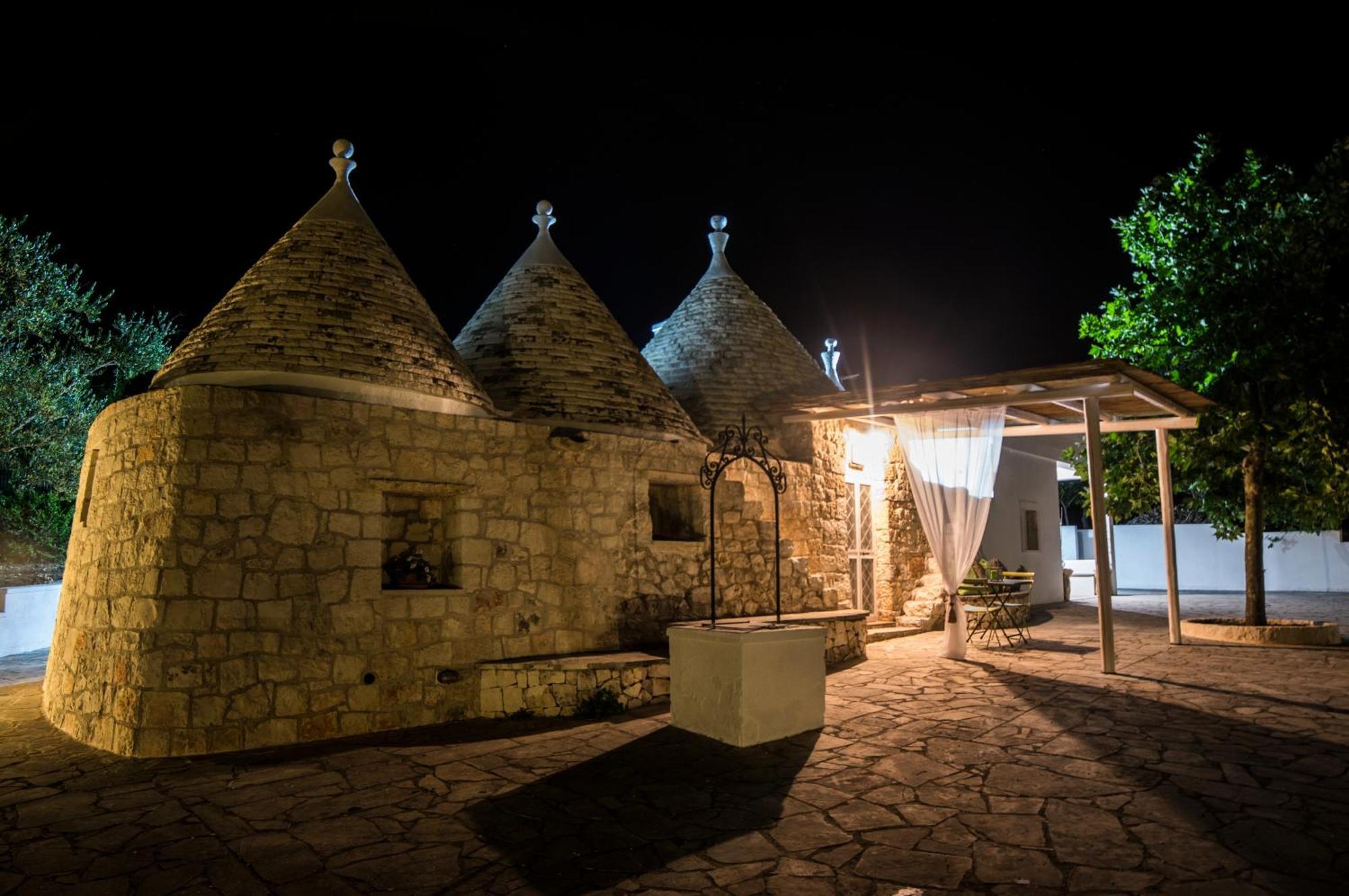 奥斯图尼Relais Trulli Le Icone住宿加早餐旅馆 外观 照片